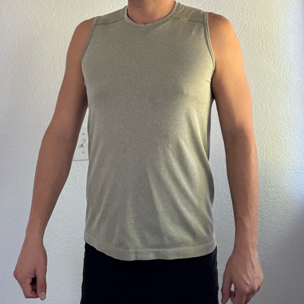 Lululemon tank top green (M)